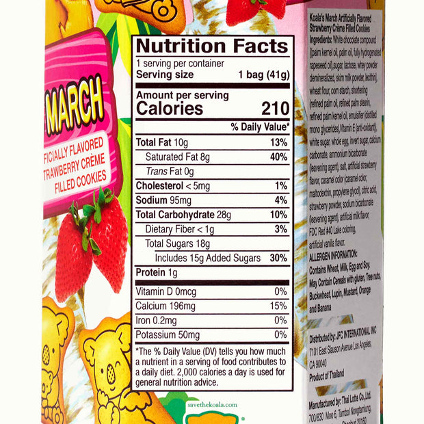A box of Lotte Koala's March: Strawberry with nutrition facts.